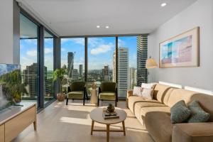The Vista - 19F Coastline View Luxury 2Bedroom Unit Broadbeach with Parking and Pool