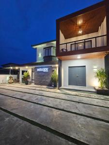 Melody Whole Or Suite Room