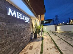 Melody Whole Or Suite Room