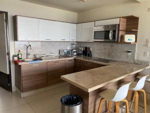 Ponto Horizonte Manzanillo. Best place in Manzanillo!!! Luxury beach front condo, gorgeous views!! Best place you can stay!with up to 8 people.