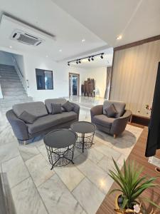 Melody Whole Or Suite Room