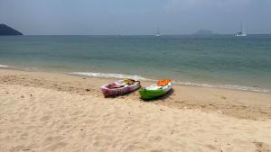 Blue Bay Resort - Access to Pool and Beach-Phuket & Krabi