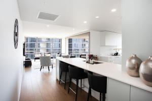 Sky High Panorama, Bondi Junction IH