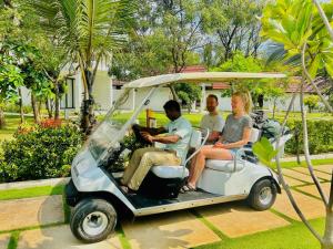 Uppuveli Beach by DSK