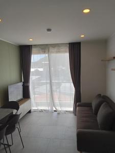 Modern Condo - 1BR T3-528