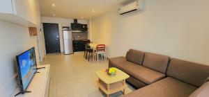 Modern Condo - 1BR T1-401