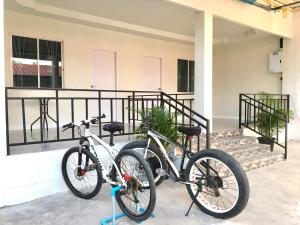 Pin bupbha ปิ่นบุบผา