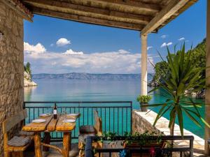 Apartments Vela Stiniva - Two Bedroom Apartment with Sea View and Terrace