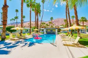 A PLACE IN THE SUN Hotel - ADULTS ONLY Big Units, 24h Heated Pool & Spa in 1 Acre Park Prime Location, DOG Friendly, TOP Midcentury Modern Boutique Hotel - Palm Springs
