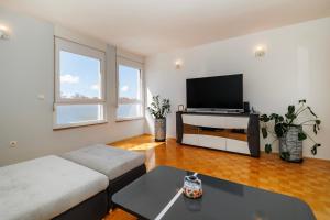 Peninsula Magical View by Belmont Realty