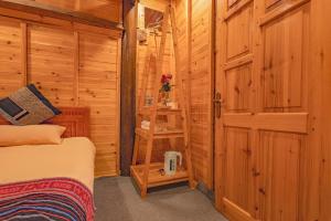 Tao Tay House - Ta Van