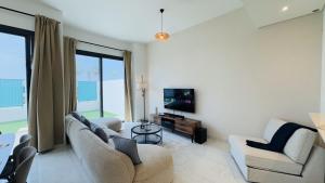 Family Heaven - Private Villa - Private Community Beach - Brand New - Playstation and Games - Close to the Casino being built