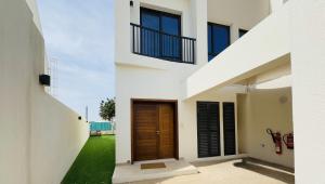 Family Heaven - Private Villa - Private Community Beach - Brand New - Playstation and Games - Close to the Casino being built