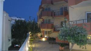 Iolkos Hotel Apartments Chania Greece