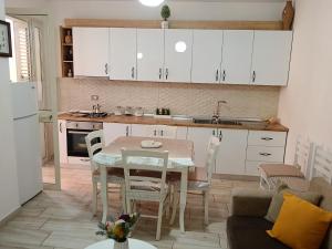 ASIA APARTMENTS