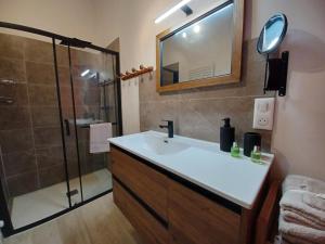 B&B / Chambres d'hotes Mas de la Borie -Chambre d-hotes : photos des chambres