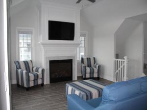 Sunday To Sunday, Elevator, Beach Badges, Roof Top Deck, Wifi, Bay Side 4 Bedroom, 3 Bath Townhouse 14056