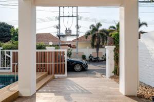 long warmth Pool Villa