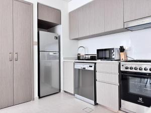 Luxury 1BR in Grande Downtown
