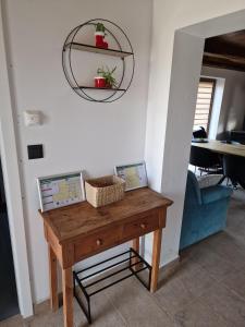 Hižica v plavem trnacu 1