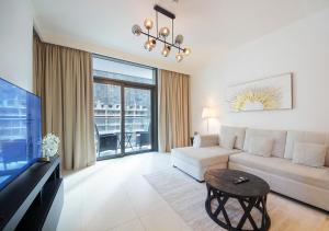 Upscale2BR in Burj Crown Pool,Gym & Stunning Views