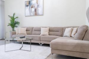 1 Bedroom in Marina with Stunning Ain Dubai View