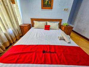 RedDoorz Syariah near Stadion Merdeka Jombang