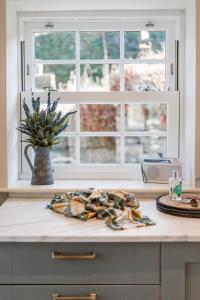 Rosebank Cottage - Hot Tub & Log Stove