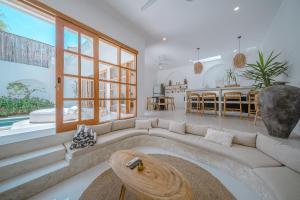 CASA MIYA - NEW Modern & Luxury 3BR Villa Canggu Beach