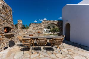 Plane Tree Villa in Parikia