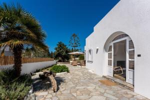 Plane Tree Villa in Parikia