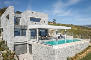 Luxurious Seafront Villa Karystos