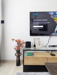 Modern Luxury Fully Furnished 1BH Apartment in Binghatt Nova JVC - Easy Access to JBR, Circle Mall & Dubai Hills Mall