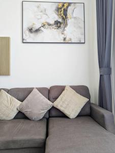 Nova Haven Retreat, Luxury Fully Furnished 1BHK in JVC, Dubai Short Drive to JBR and Dubai Marina