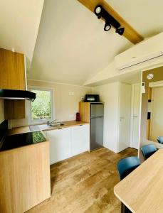 Campings Camping 3 etoiles - Piscine - eehdai : photos des chambres