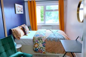 Zayd - Cozy Garden, Gunwharf Quays, Portsmouth Harbour Train Station, Close parking, Sleeps 1-8 Comfortably