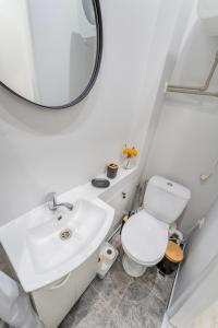 Centrinis butas šalia senvagės