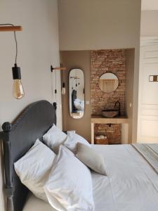 Maisons d'hotes Chambres d'hotes - Bed and Breakfast Les Palmiers : photos des chambres