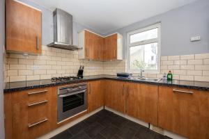 Spacious 4 Bedroom Townhouse in Hove