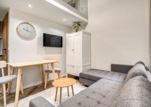 Astoria Premium Suites - R26