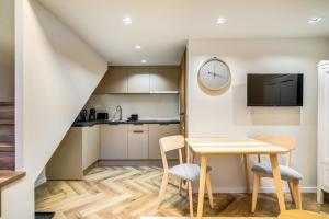 Astoria Premium Suites - R26