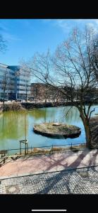 Zentrale Ferienwohnung mit Blick auf den See inklusive Parkplatz und Internet Geschäftsreisende willkommen