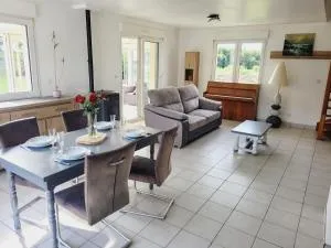 Family Home Between Land Sea Maison Familial Entre Terre et Mer Avec piscine - Plédran