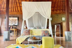 Lais Lodges - Quiet Jungle Retreat w River & Jungle Views, 4Km to Central Ubud