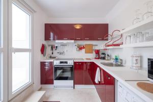 LZ Spacious One Bedroom Apartment in Top Centre by Flat Mаnager