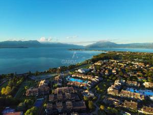 Rubino Apartment - Tre piscine a pochi passi dal lago