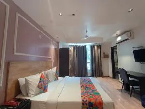 Hotel The Centrum NFC Couple Friendly - Kalkaji Devi