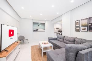 Beautiful apartment next to Piraeus sea