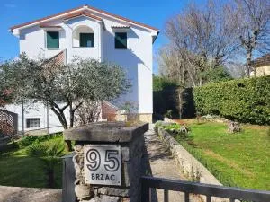 Apartmani Škrnjug - Beli