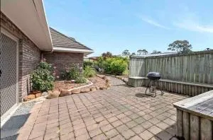 Modern retreat- private entrance - free parking - Sandfly